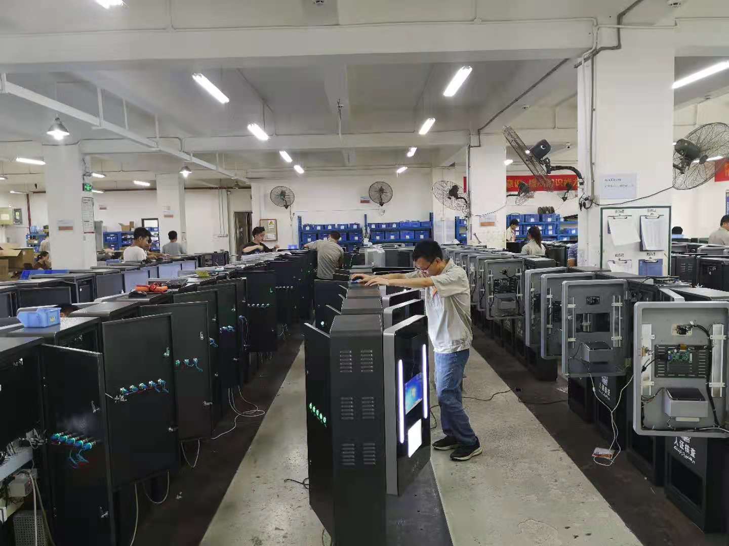 客户至上，全力以赴&mdash;&mdash;YB体育全力确保新疆人车证核验系统项目交付落地！