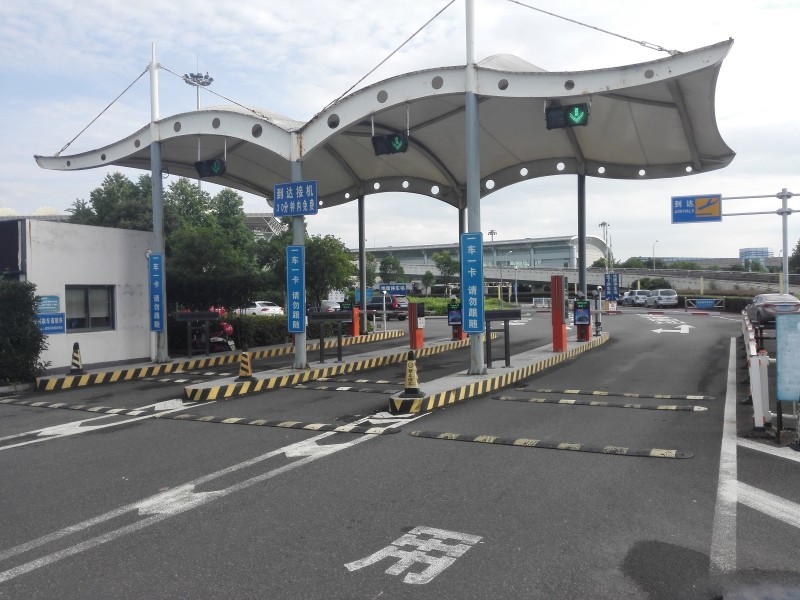 宁波机场航站楼入口.jpg