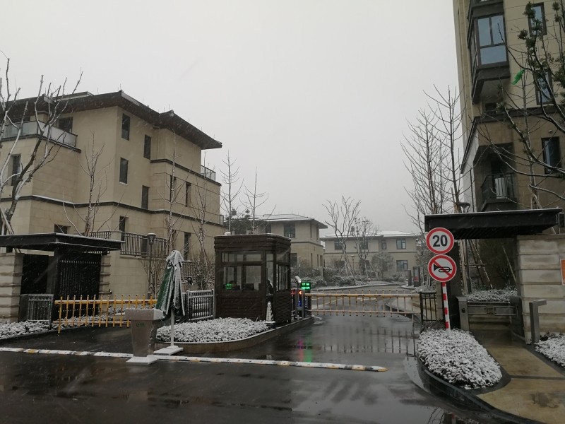 宁波梁祝天逸家园次门.jpg