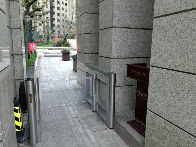 宁波江东金茂府摆闸1.jpg
